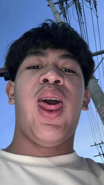 File:HUMSS C B4.jpeg